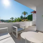 Modern & New Walk To Puerto Banus Апартаменты *