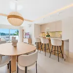 Modern & New Walk To Puerto Banus Апартаменты Марбелья