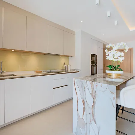 Lejlighed Modern & New Walk To Puerto Banus Marbella