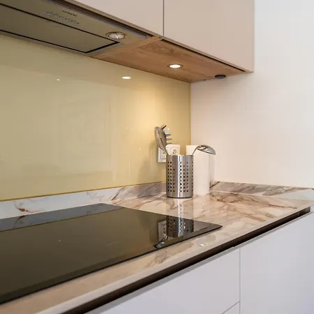 Modern & New Walk To Puerto Banus Lejlighed Marbella