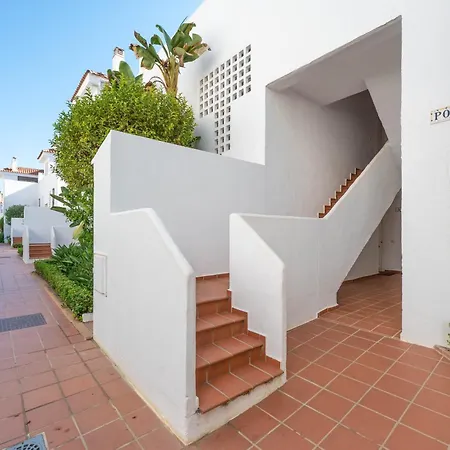 Modern & New Walk To Puerto Banus Apartment *