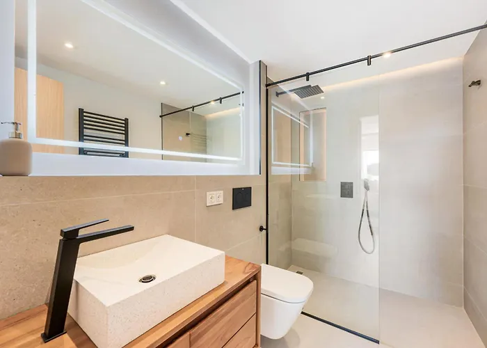 Modern & New Walk To Puerto Banus *