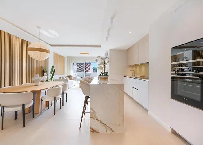 Modern & New Walk To Puerto Banus شقة