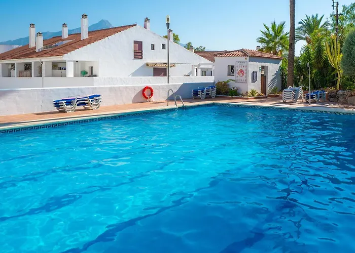 Modern & New Walk To Puerto Banus شقة