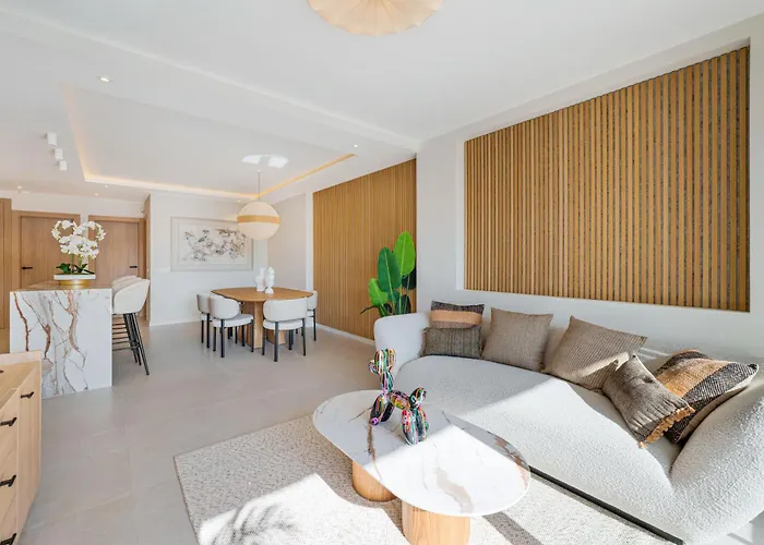 Modern & New Walk To Puerto Banus شقة