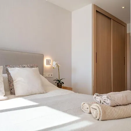 Modern & New Walk To Puerto Banus Апартаменти